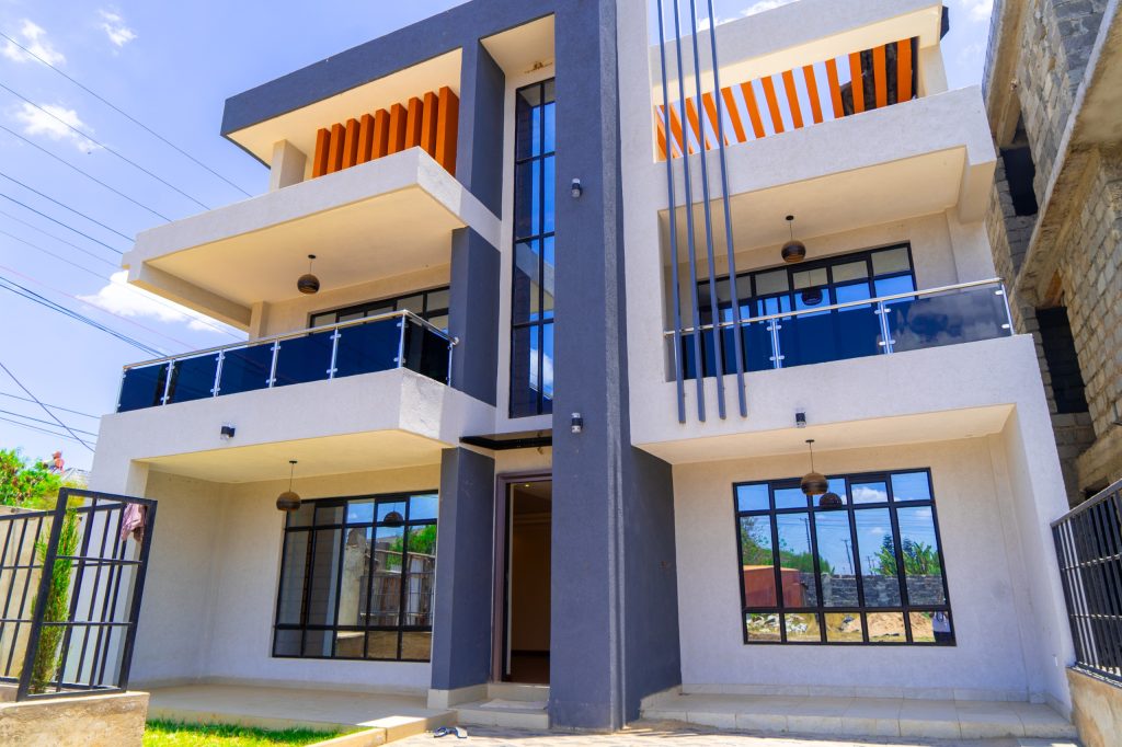 Modern 5-Bedroom Townhouse for Sale – Kamakis (Ksh 24.5M)